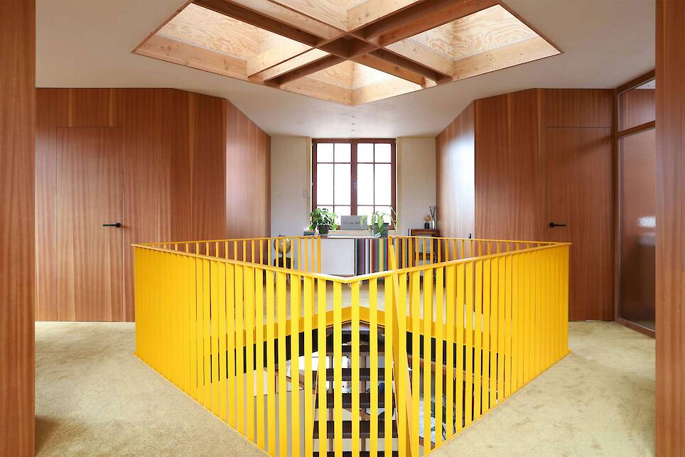 The Interior of This Brick Home in Belgium Takes an Unexpected Turn - Photo 10 of 17 -