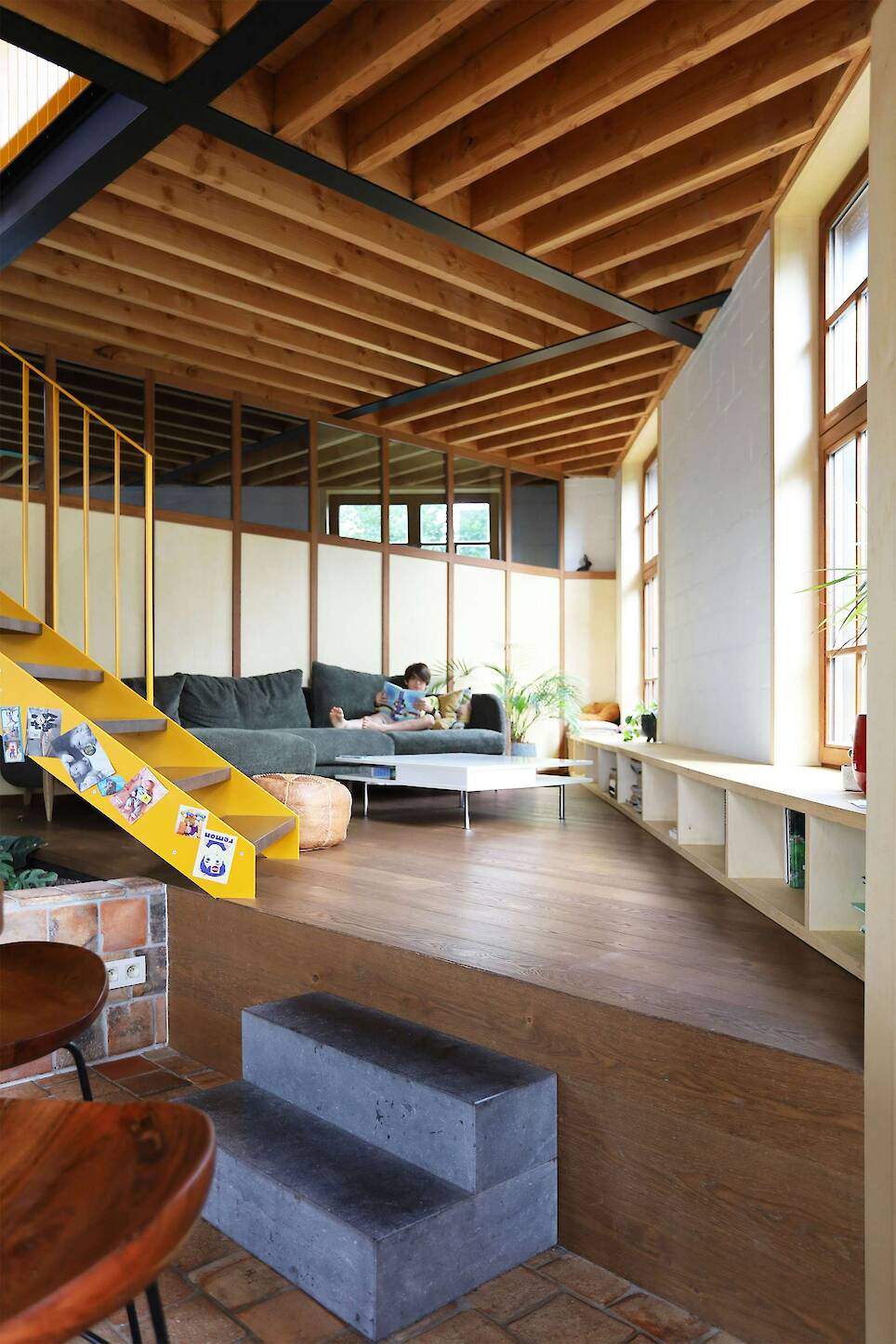 The Interior of This Brick Home in Belgium Takes an Unexpected Turn - Photo 7 of 17 -