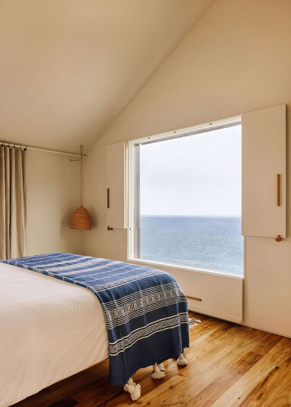 Recycled Marine Plastic Covers This Former Whaler’s Tavern Turned Home in the Azores - Photo 16 of 17 -