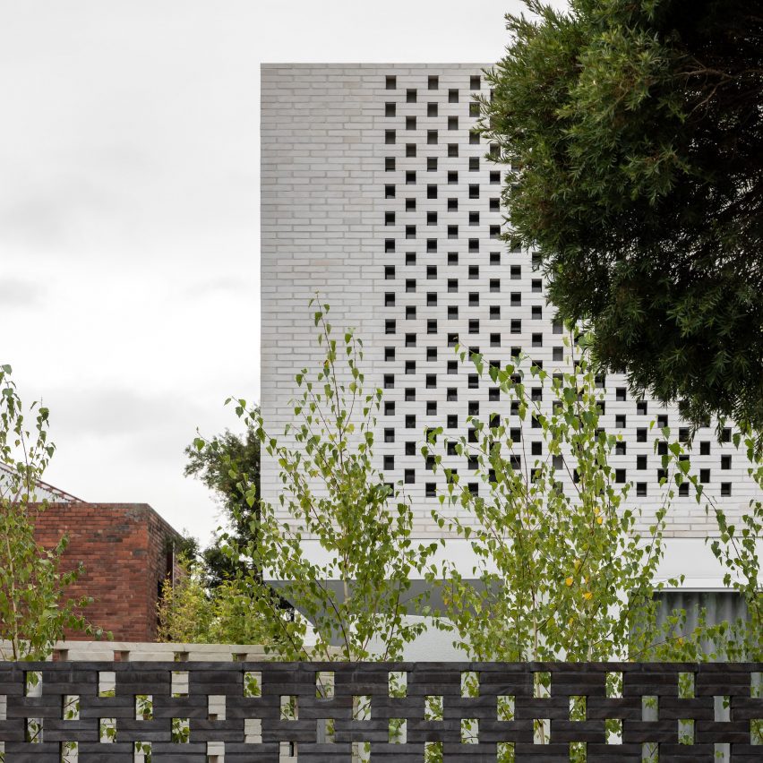 Cloud House by Dean Dyson Architects